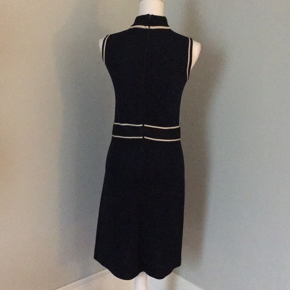VINTAGE navy sleeveless knee length dress with cream piping - Picture 4 of 9
